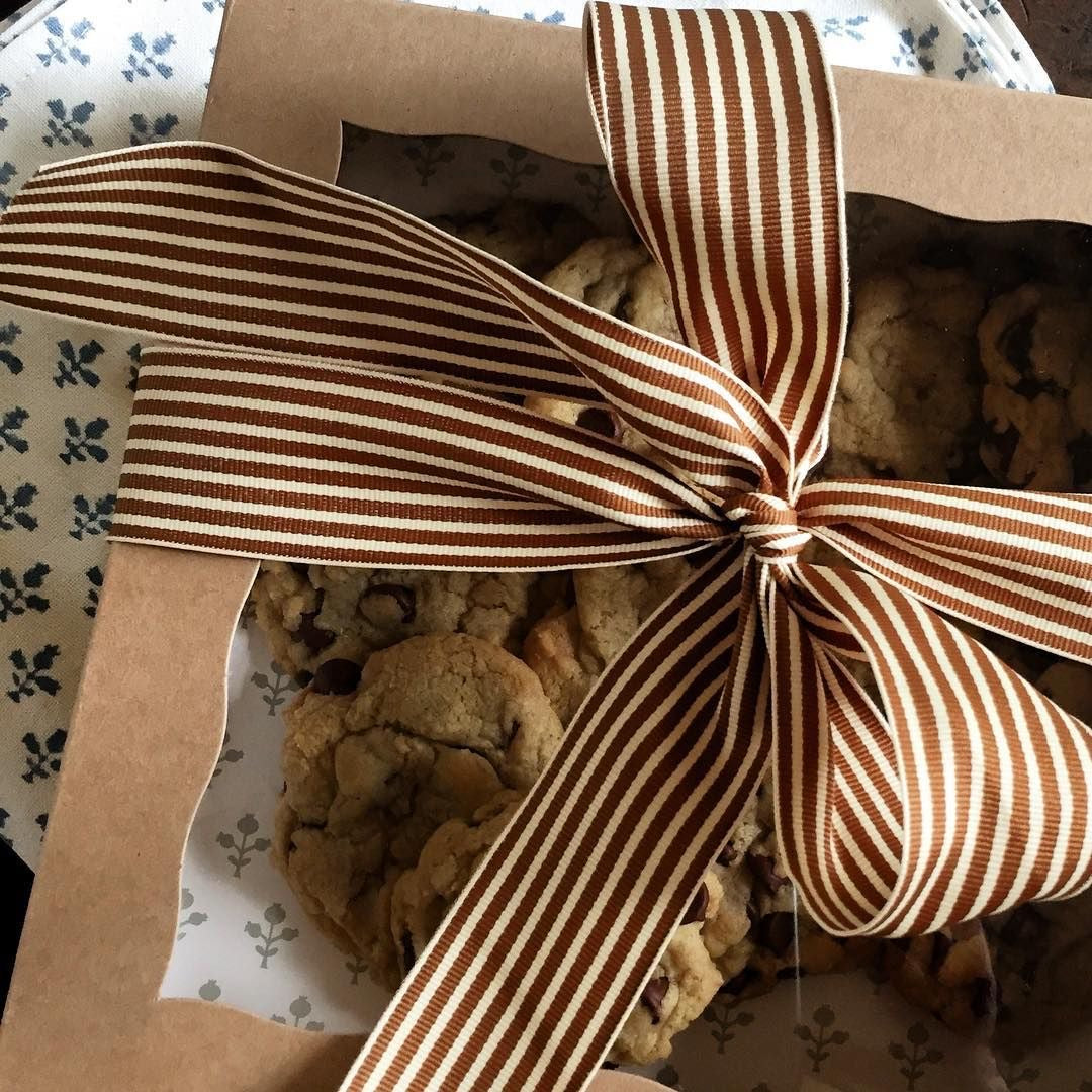 Signature Cookie Box